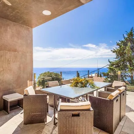 Sleeps 8 With Pool Air Con And Wifi Nerja