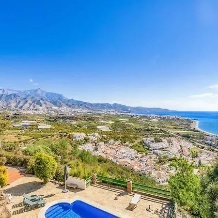 Sleeps 8 With Pool Air Con And Wifi *