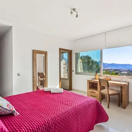 Sleeps 8 With Pool Air Con And Wifi Villa Nerja